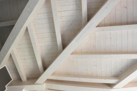 Habillage int&eacute;rieur en bois : conseils pour un rendu chaleureux